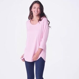 Isaac Mizrahi Top. 3/4 Sleeve Lilac Scoop Neck Pullover in Pima Cotton Blend.